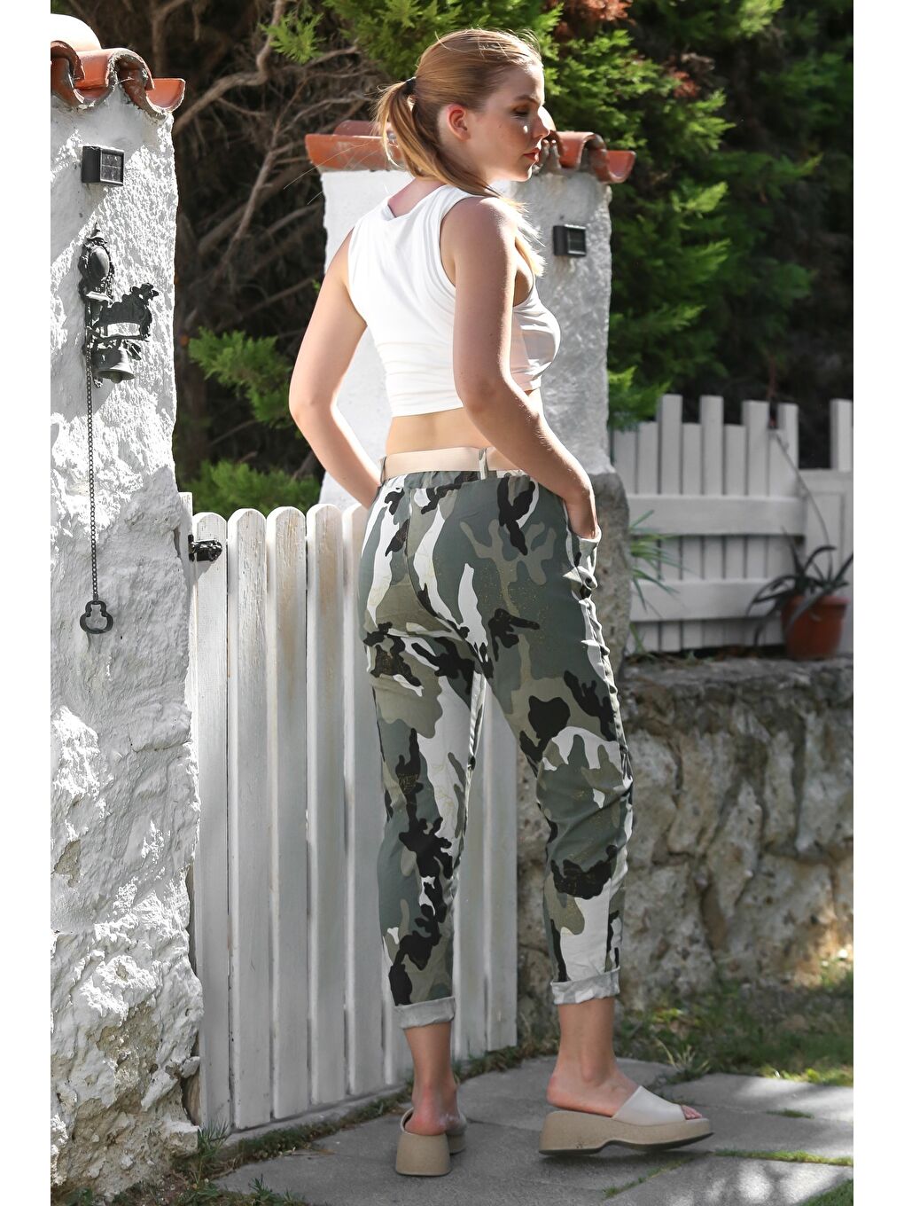 Yeşil İtalyan Kamuflaj Haki Cepli Kemerli Lastikli Bel Dar Paça Casual Dokuma Pantolon 100 65-5