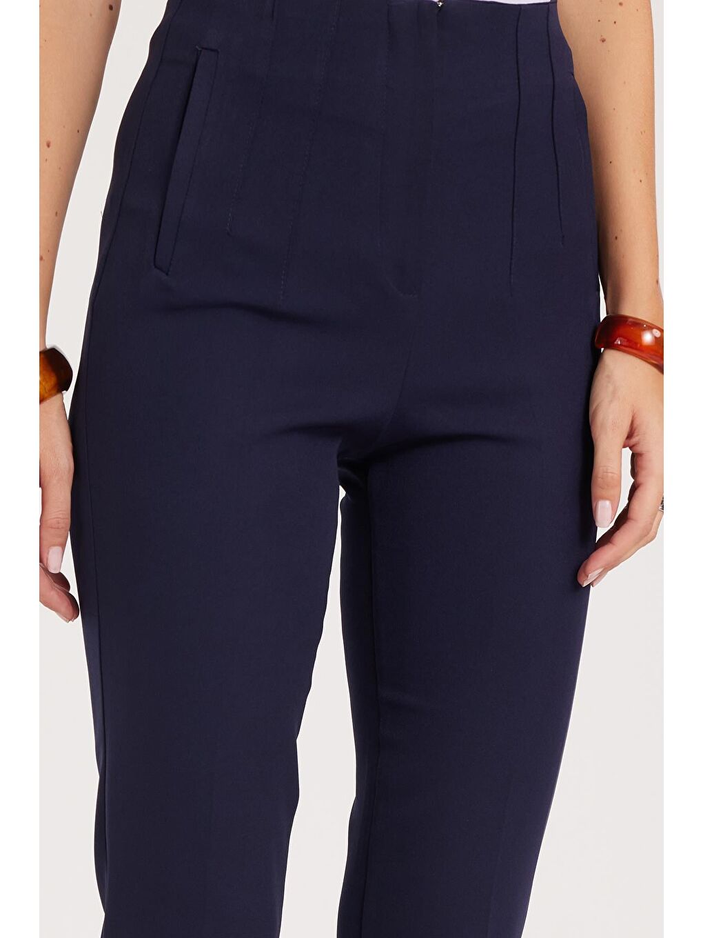 Kadın Relax Fit Rahat Kesim Yüksel Bel Dar Paça Lacivert Pantolon-2