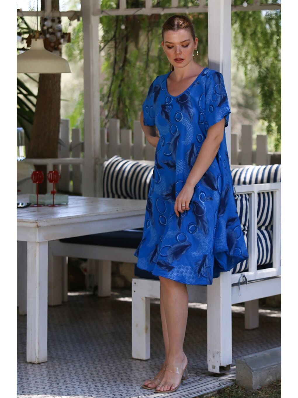 İtalyan Saks Mavisi Havuz Yaka Kısa Kol Allover Baskılı Casual Oversize Dokuma Elbise 110 75-3