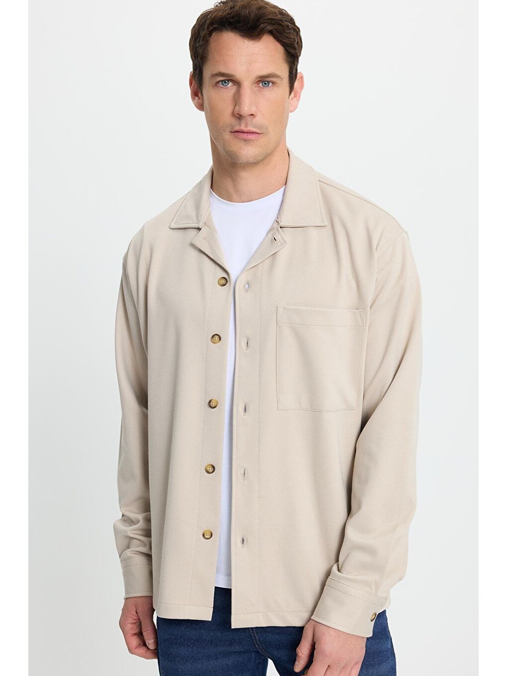 Erkek Relax Fit Rahat Kesim Uzun Kollu Düz Örme Kumaş Yandan Yırtmaçlı Bej Gömlek-1