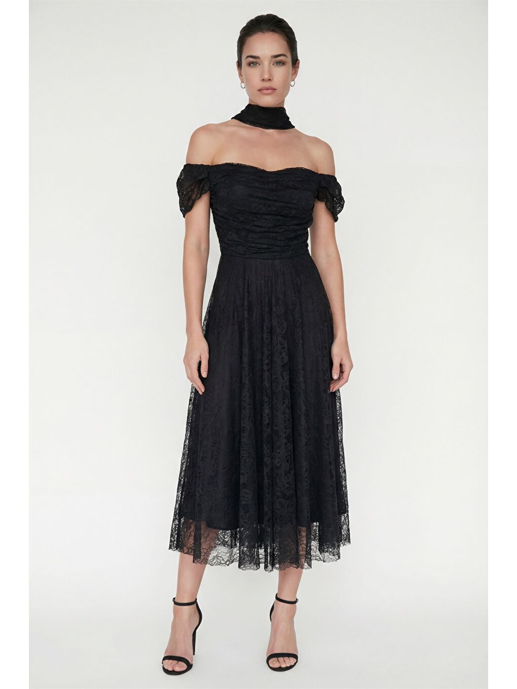 Kadın Siyah Dar Kalıp Kayık Yaka Dantelli Midi Söz Nişan Nikah Abiye