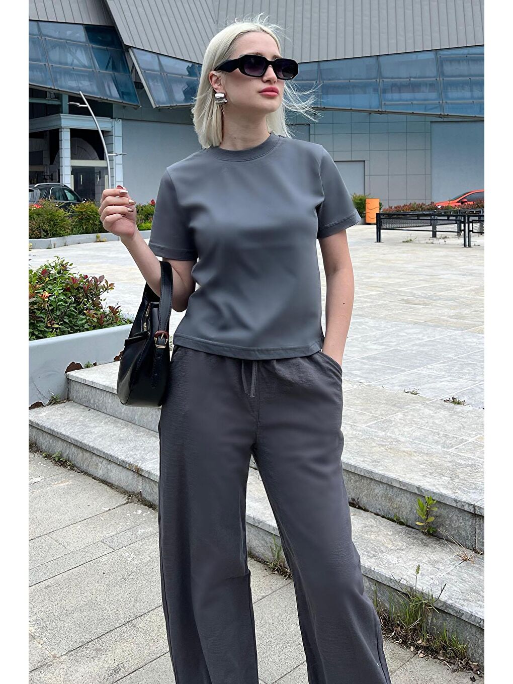 Gri Füme Bisiklet Yaka Basic Kadın Tişört Mg2075-1