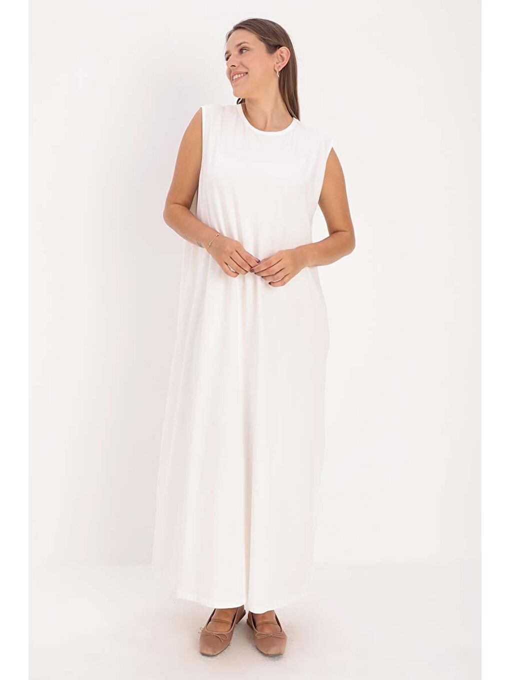 Ekru-Büyük Beden Pamuklu Bisiklet Yaka Kolsuz Elastanlı İçlik Elbise