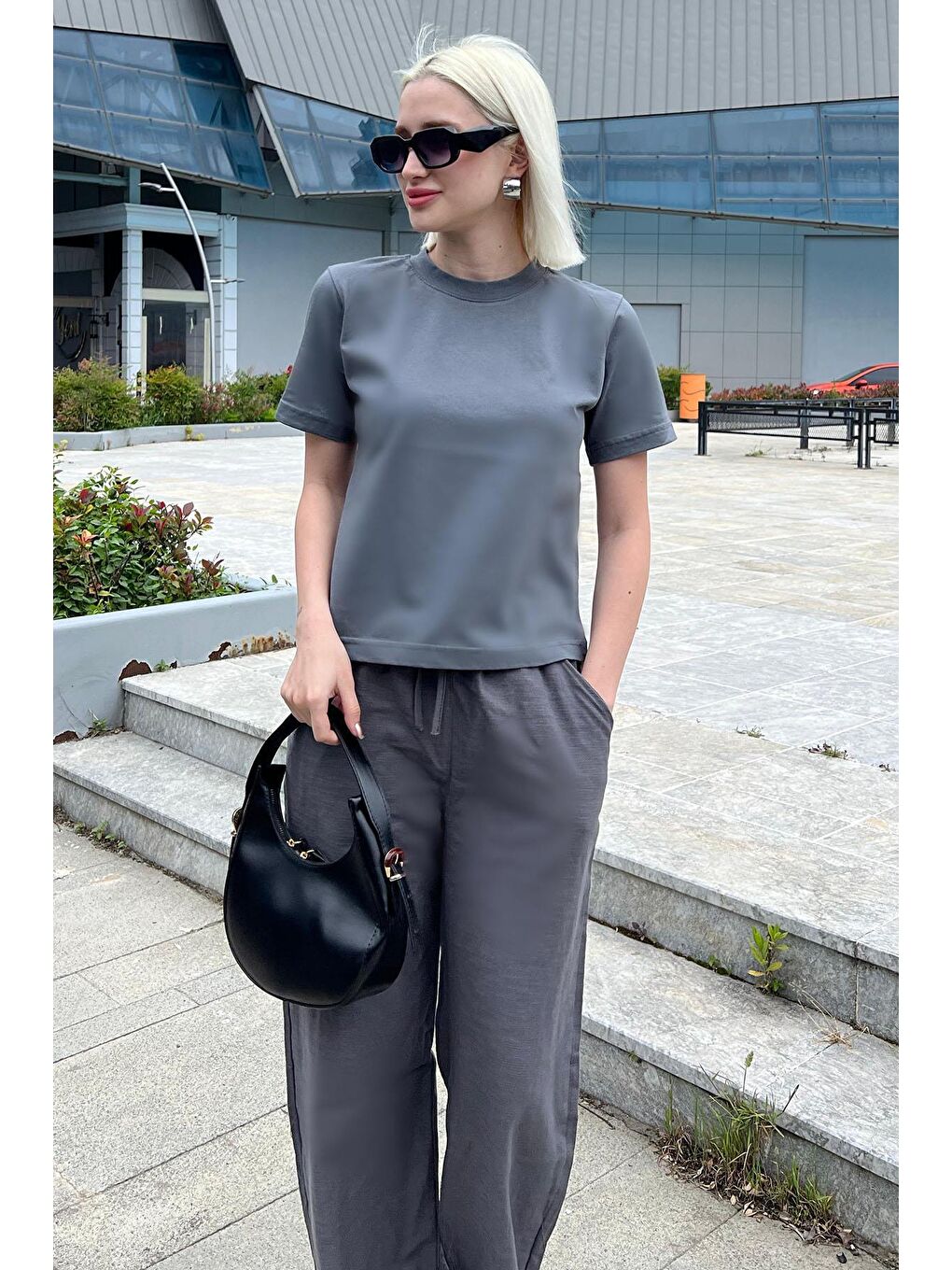 Gri Füme Bisiklet Yaka Basic Kadın Tişört Mg2075-3