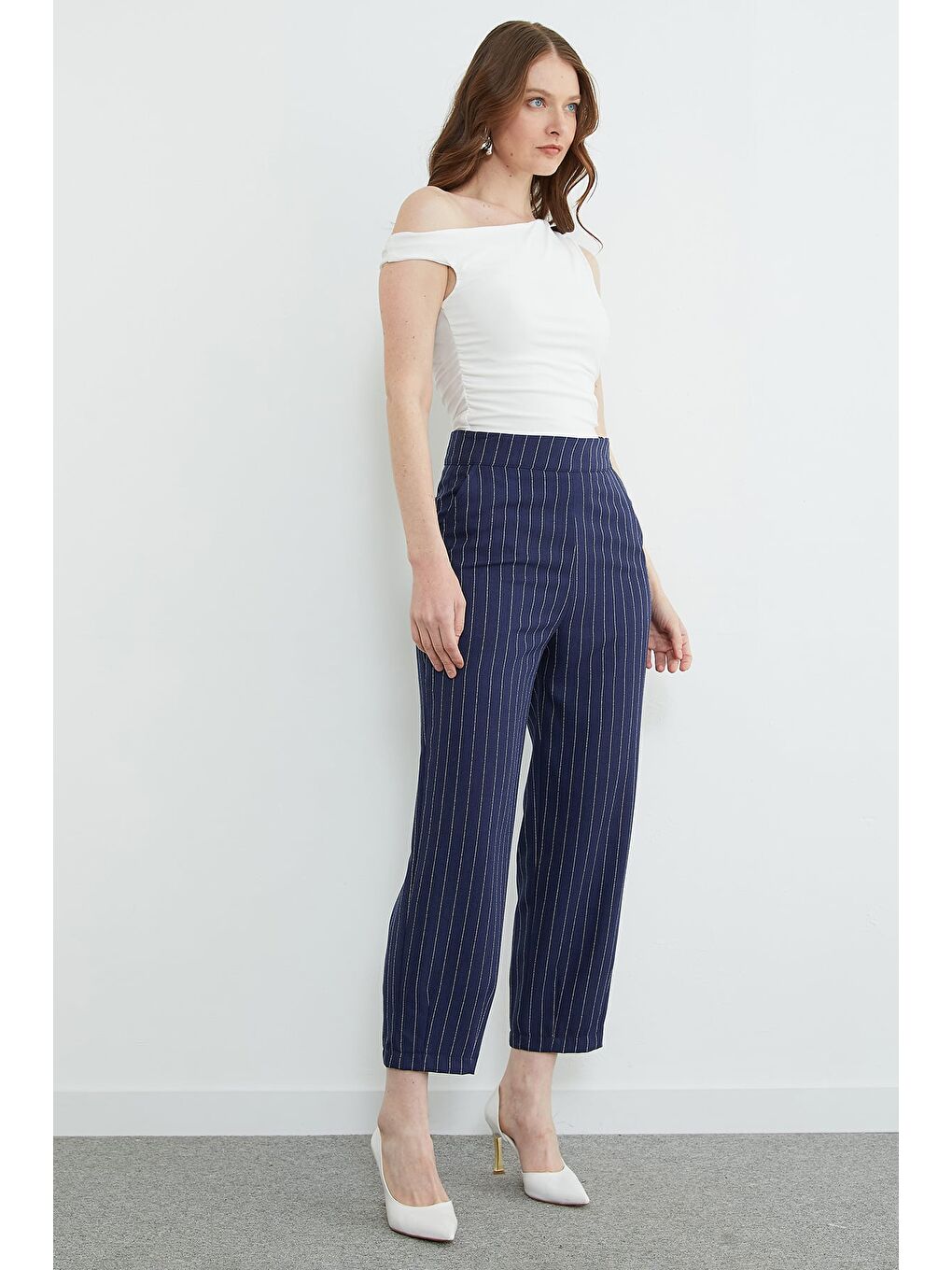 Lacivert Çizgili Fermuarlı Pensli Cepli Pantolon-2