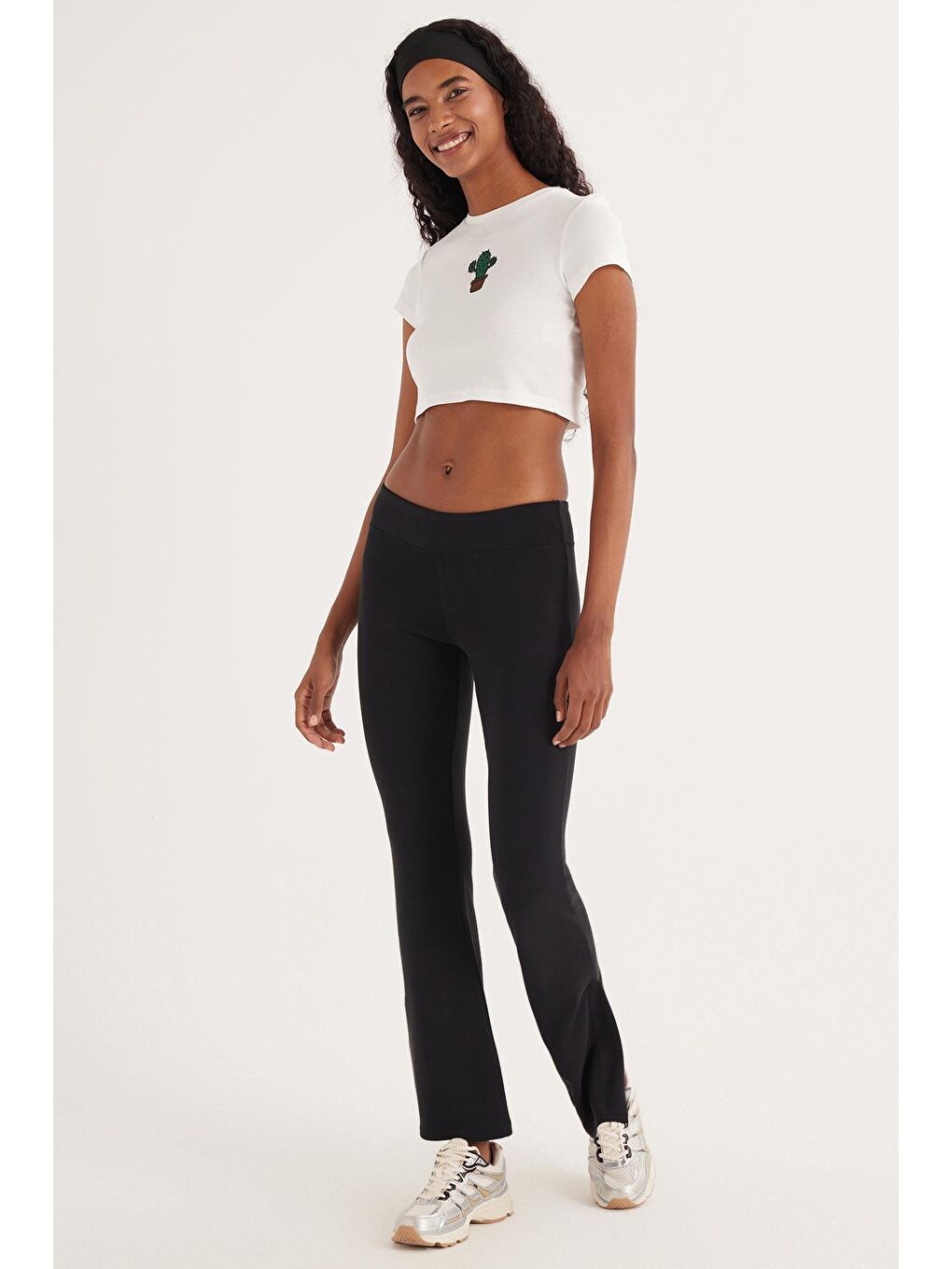 Kadın Slim Fit Dar Kesim Modal Kumaş İspanyol Paça Siyah Pantolon-4