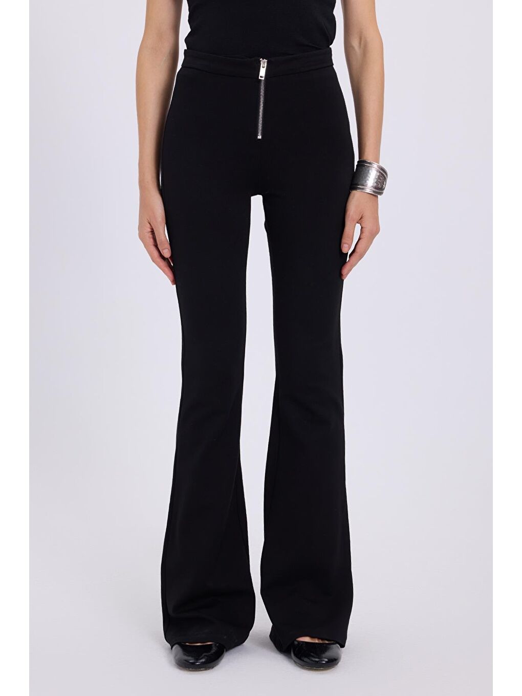 Kadın Slim Fit Dar Kesim Geniş Paça Fermuarlı Siyah Pantolon