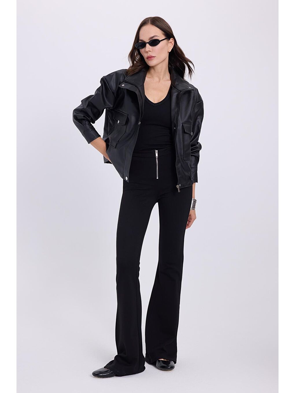 Kadın Slim Fit Dar Kesim Geniş Paça Fermuarlı Siyah Pantolon-1