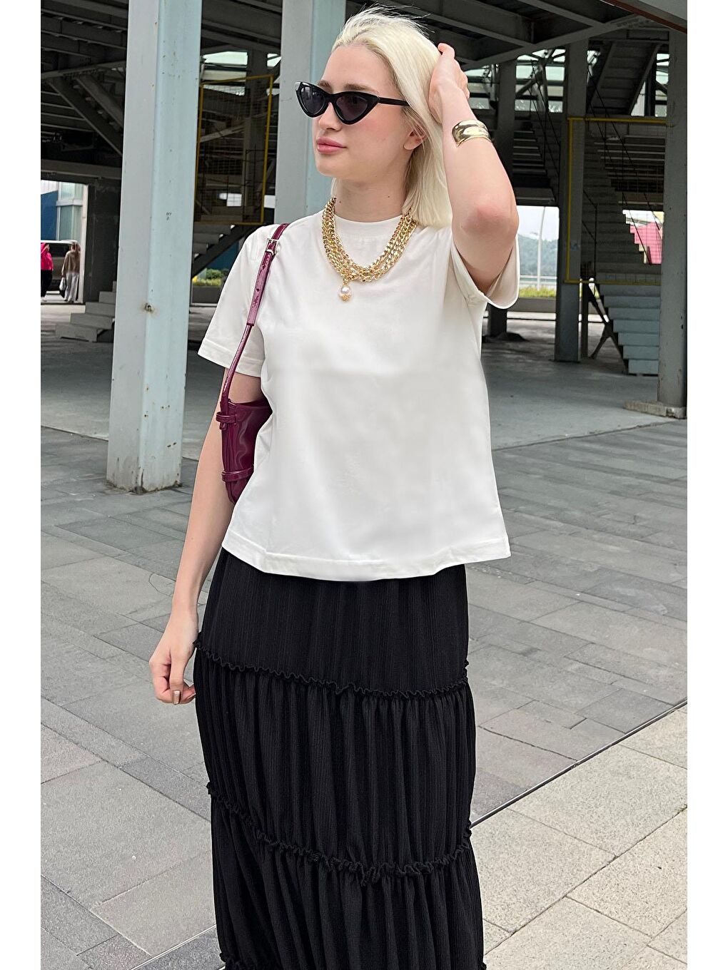 Ekru Bisiklet Yaka Basic Kadın Tişört Mg2075