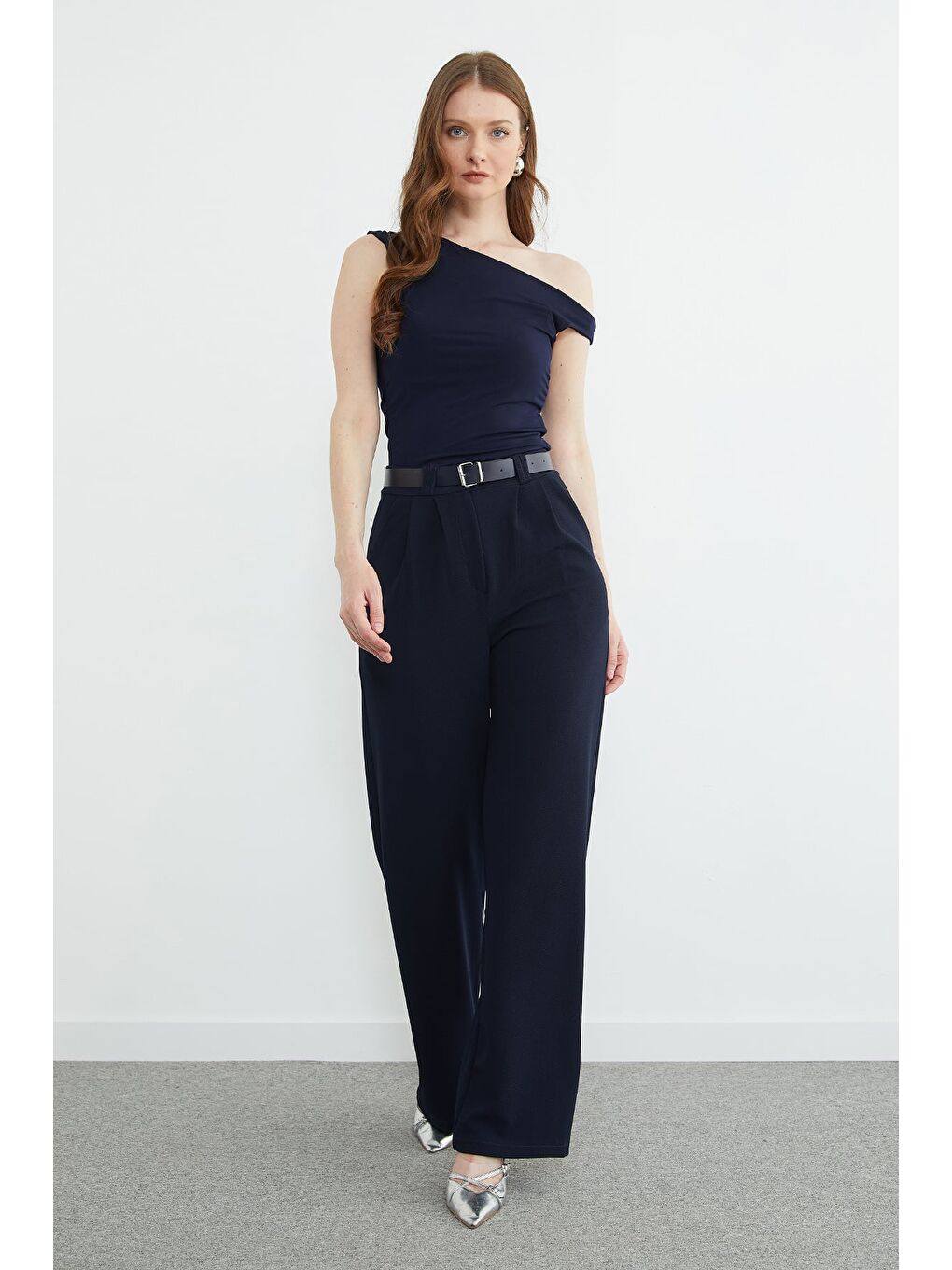 Lacivert Kemer Detaylı Pileli Palazzo Pantolon-2