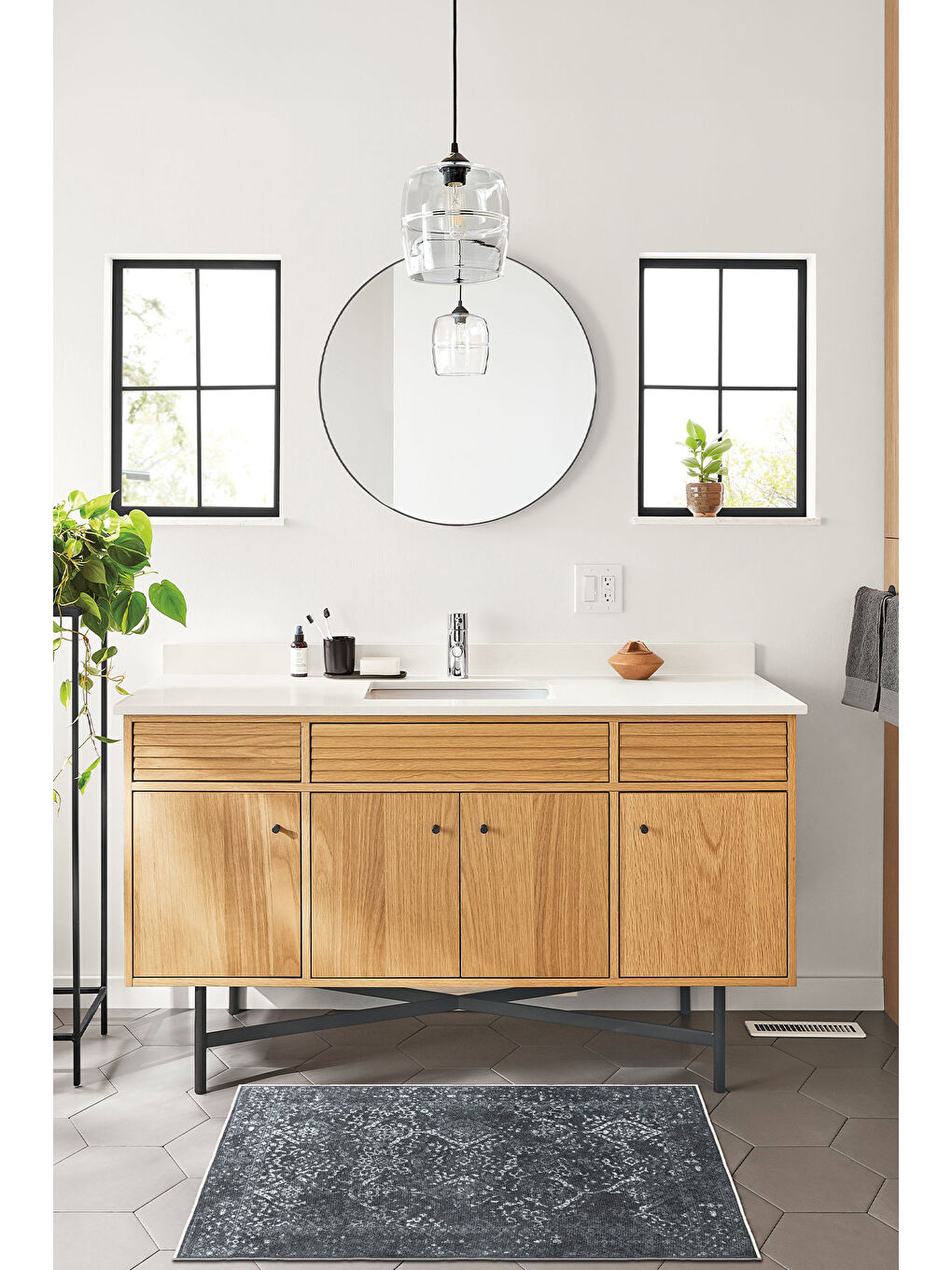 Siyah Dekoratif Özel Tasarım Yıkanabilir İnce Kaymaz Tabanlı Modern Halı KECE FR07-3