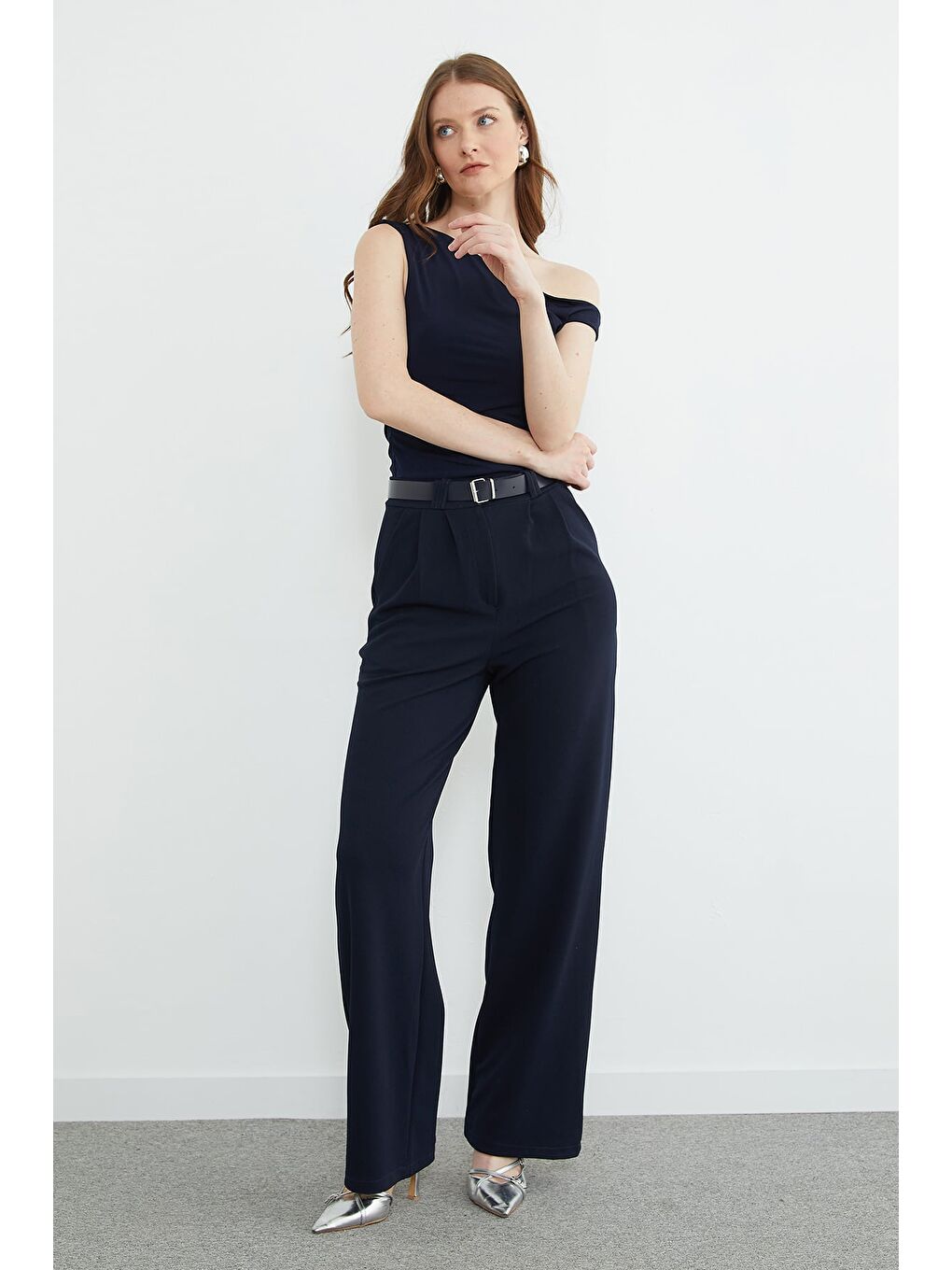 Lacivert Kemer Detaylı Pileli Palazzo Pantolon-4