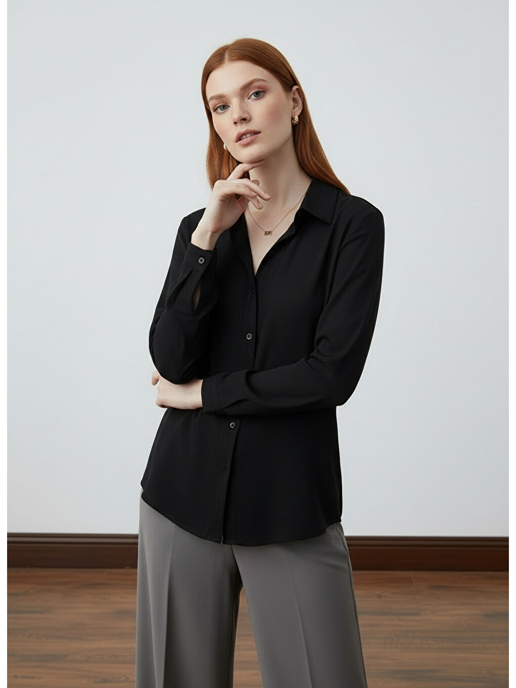 Siyah Arkası Uzun Tiril Tiril Viskon Kadın Gömleği-3