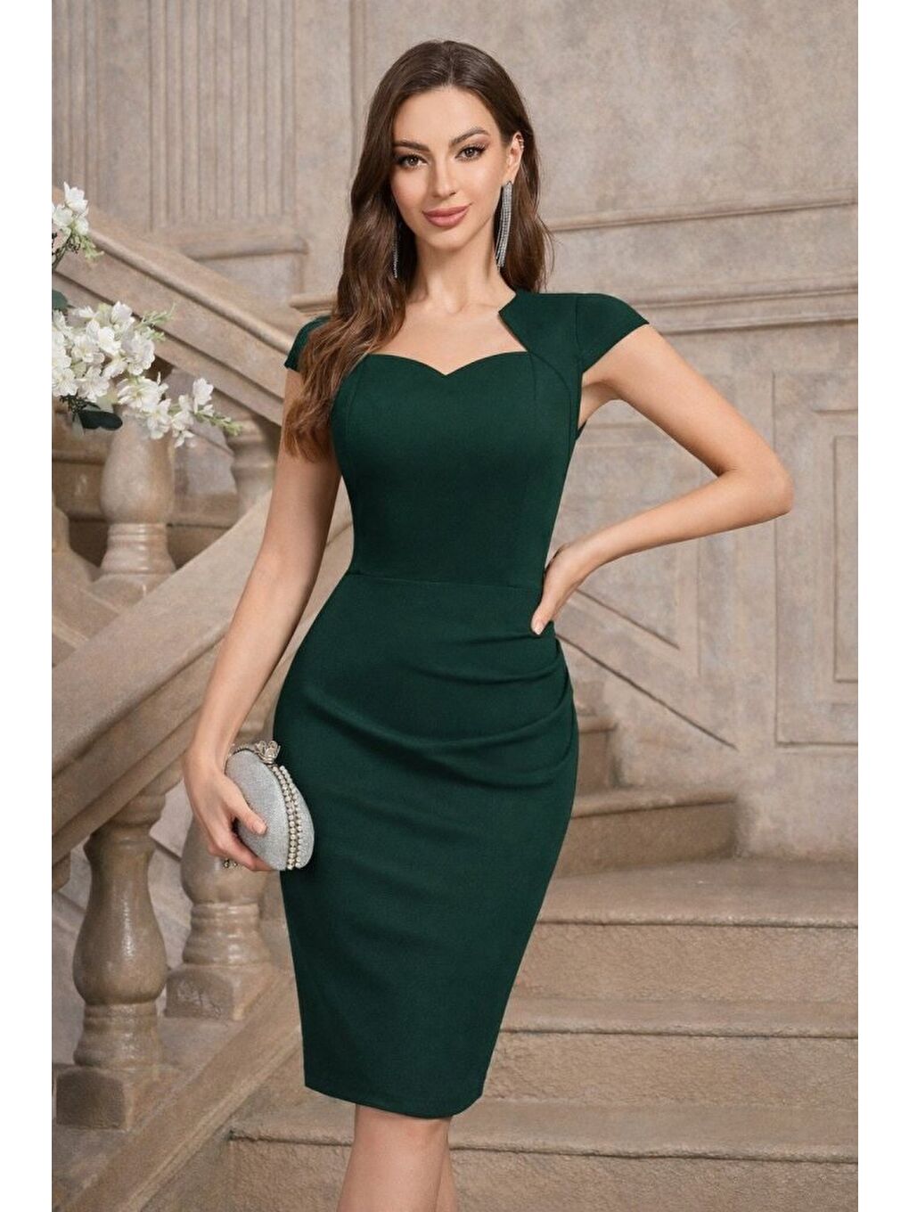 Yeşil Kadın Kısa Kollu Yakası Asimetrik Kısa Ithal Krep Elbise-1