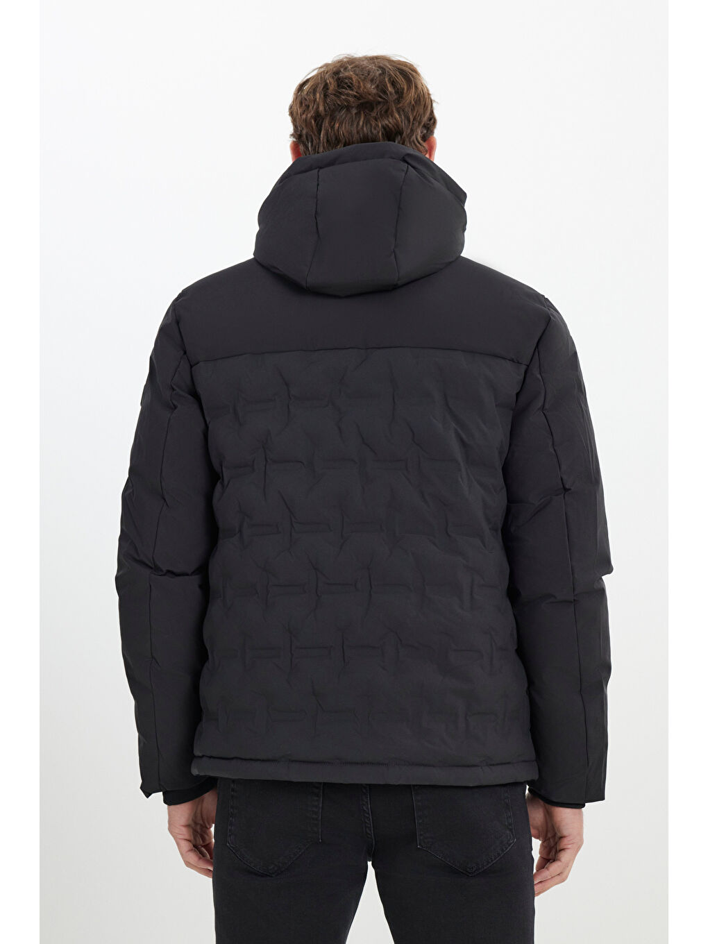 Erkek Siyah Termometreli Standart Fit Normal Kesim Kapüşon Yaka Desenli Yan Cepli Şişme Mont-7