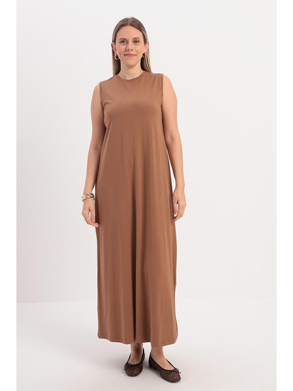 Bej Vizon-Büyük Beden Pamuklu Bisiklet Yaka Kolsuz Elastanlı İçlik Elbise