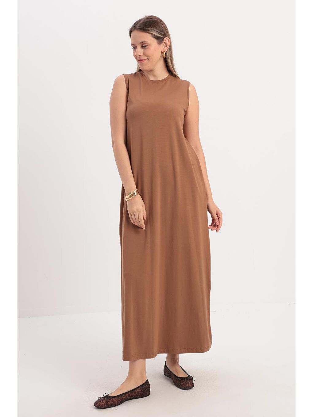 Bej Vizon-Büyük Beden Pamuklu Bisiklet Yaka Kolsuz Elastanlı İçlik Elbise-1