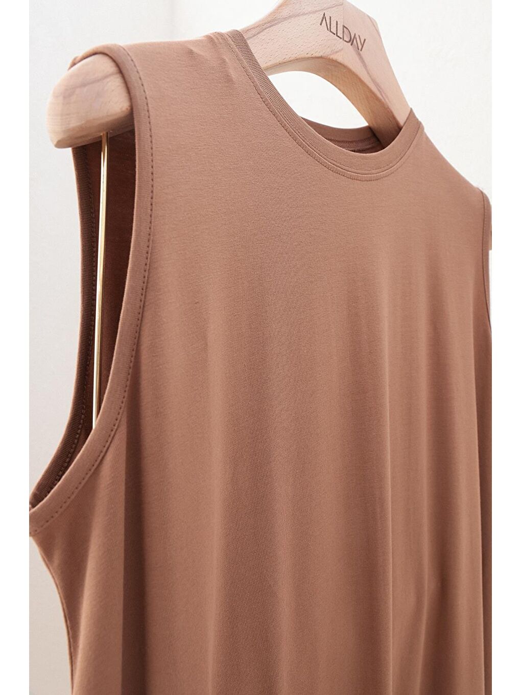 Bej Vizon-Büyük Beden Pamuklu Bisiklet Yaka Kolsuz Elastanlı İçlik Elbise-2