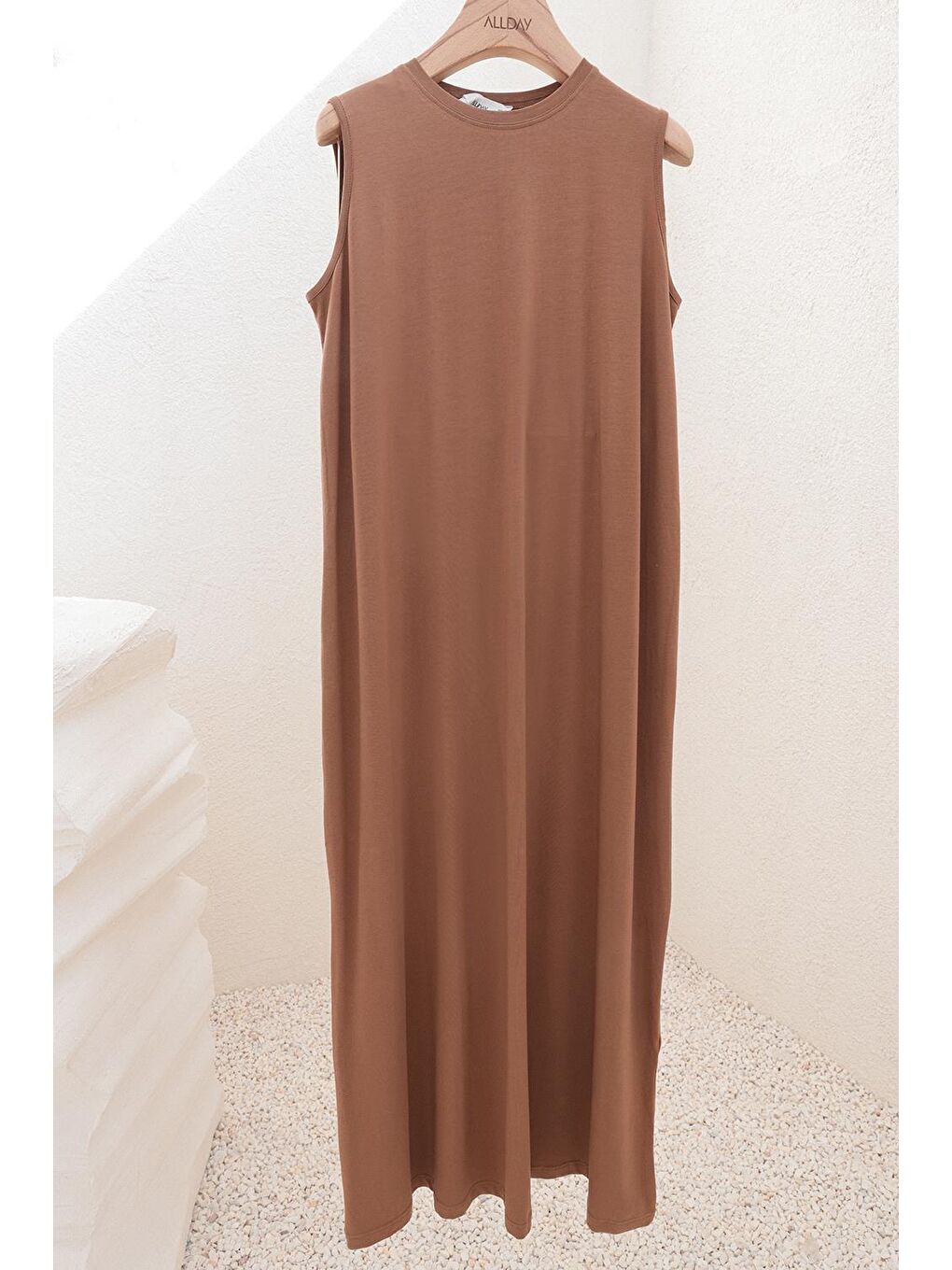 Bej Vizon-Büyük Beden Pamuklu Bisiklet Yaka Kolsuz Elastanlı İçlik Elbise-3