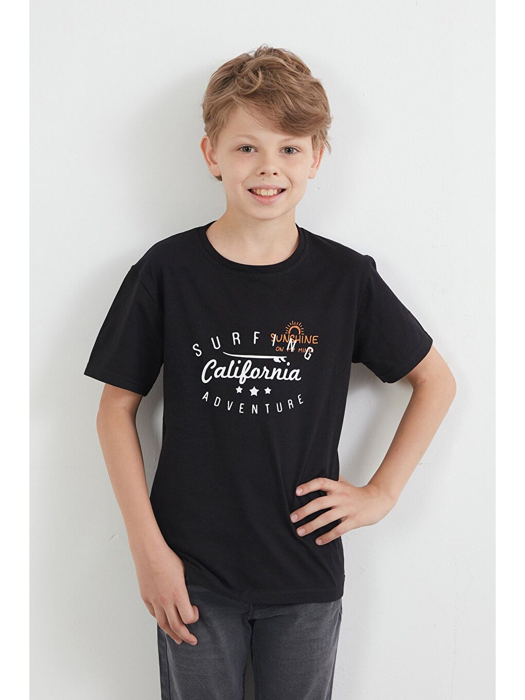Siyah %100 Pamuk Önü Ve Arkası Yazı Baskılı Erkek Çocuk Tişört