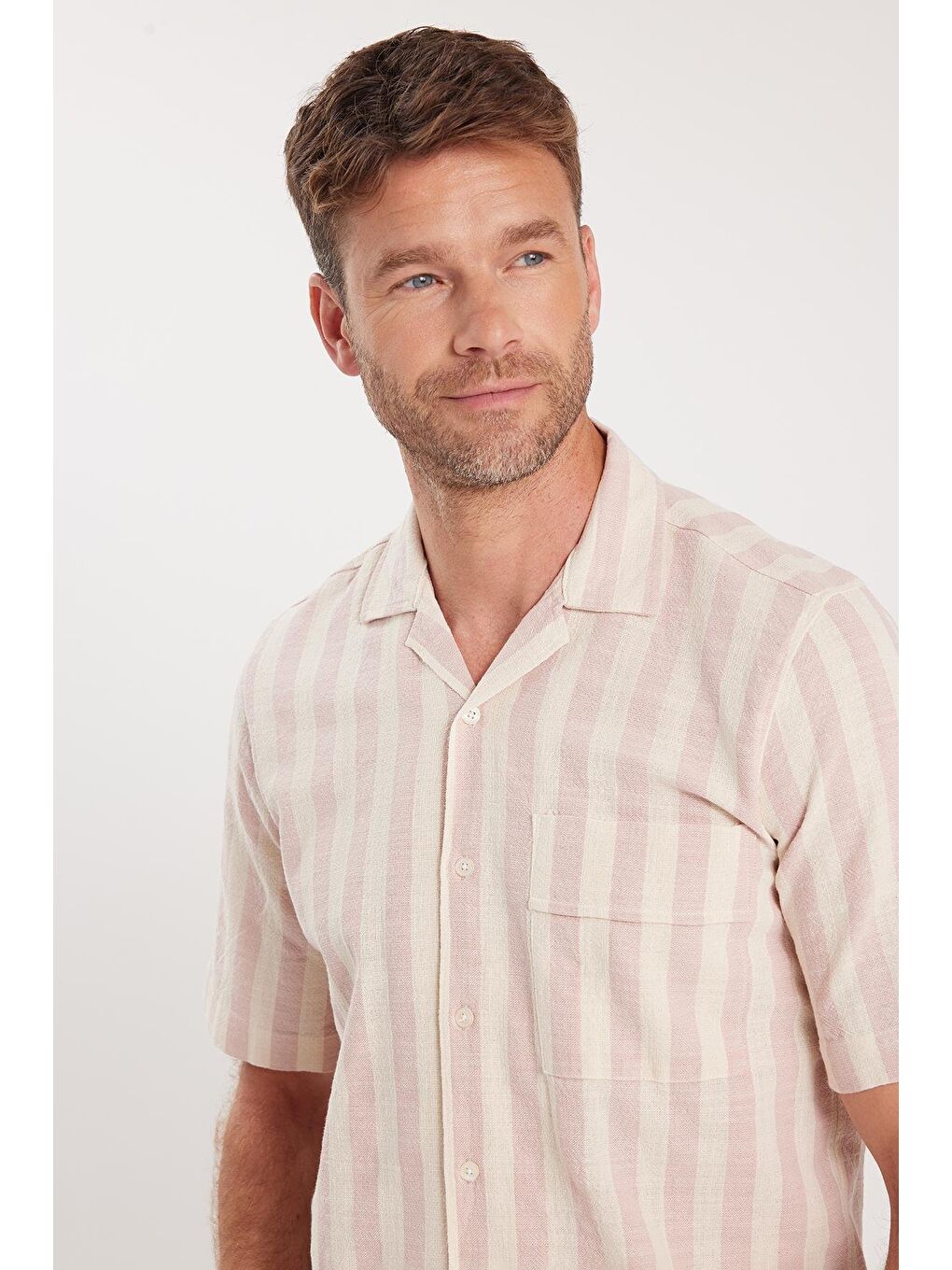 Karışık Erkek Regular Fit Klasik Kesim Kısa Kollu Apaş Yaka Çizgili Cepli %100 Pamuk Gömlek-1