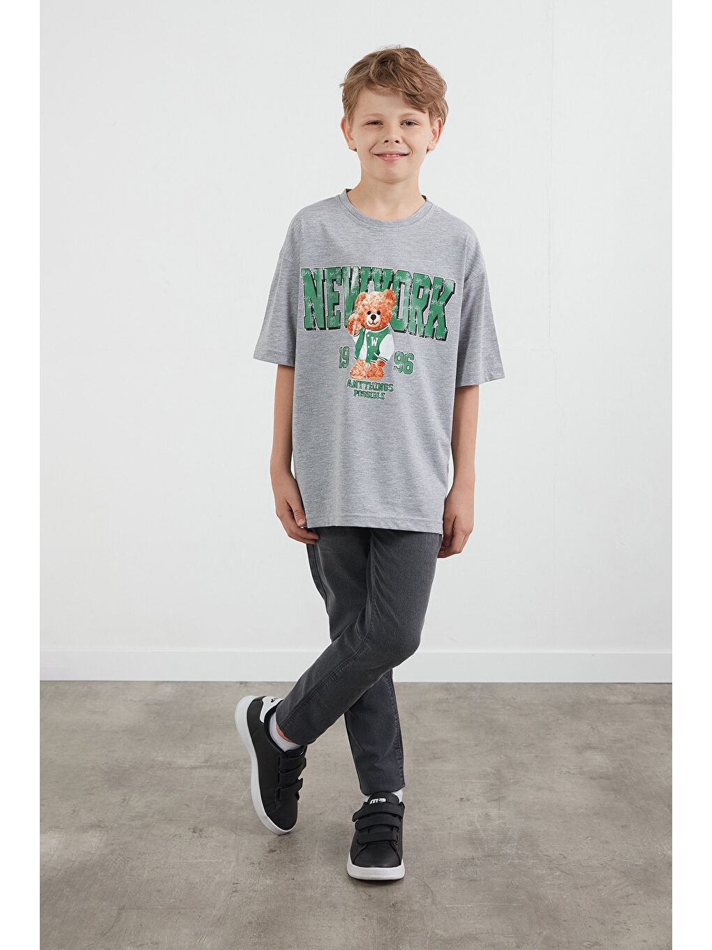 Gri Newyork Yazı Ve Ayıcık Baskılı Erkek Çocuk Tişört-1