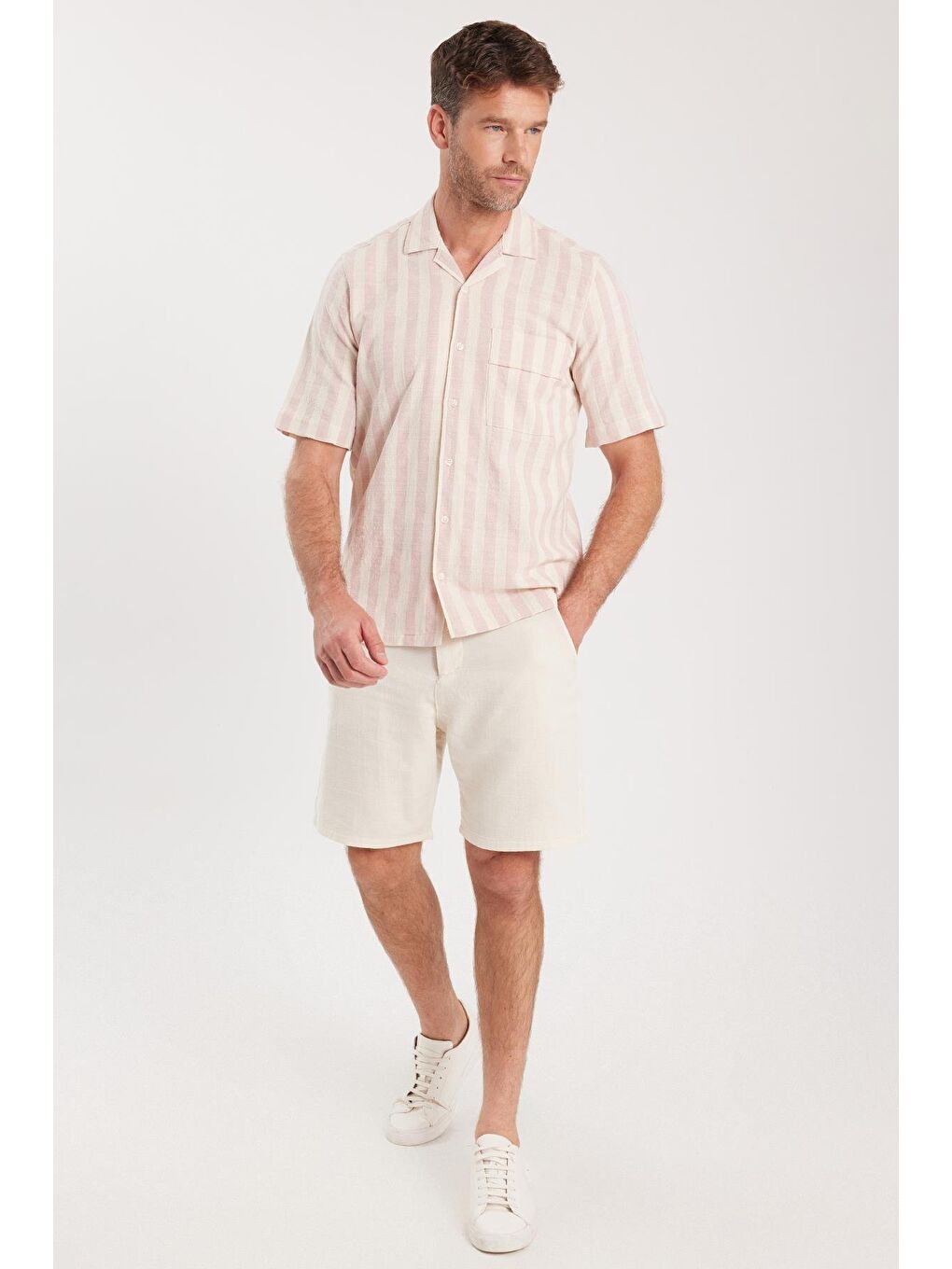 Karışık Erkek Regular Fit Klasik Kesim Kısa Kollu Apaş Yaka Çizgili Cepli %100 Pamuk Gömlek-4