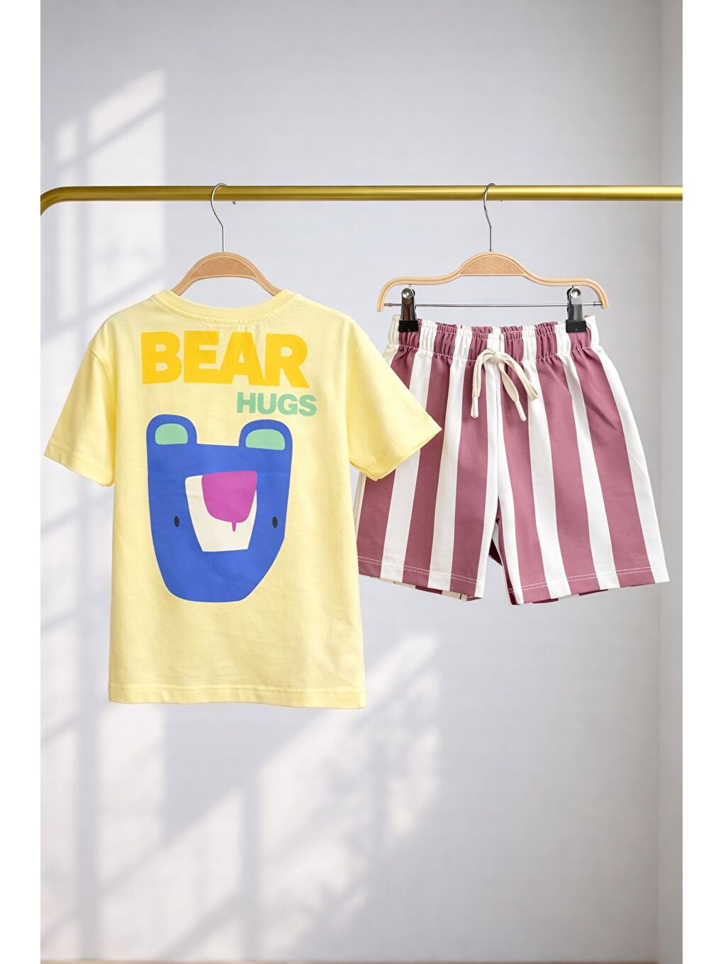 Erkek Çocuk Pamuklu Sarı Ayıcık Baskılı T-Shirt Ve Çizgili Şort Alt Üst Takım-3