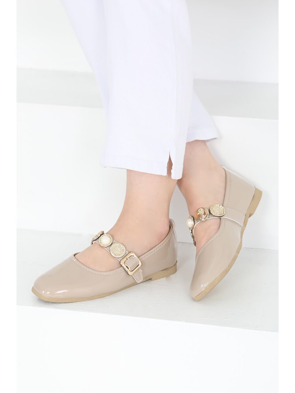 Bej Kadın Vizon Rugan İncili Babet Ayakkabı - 27288