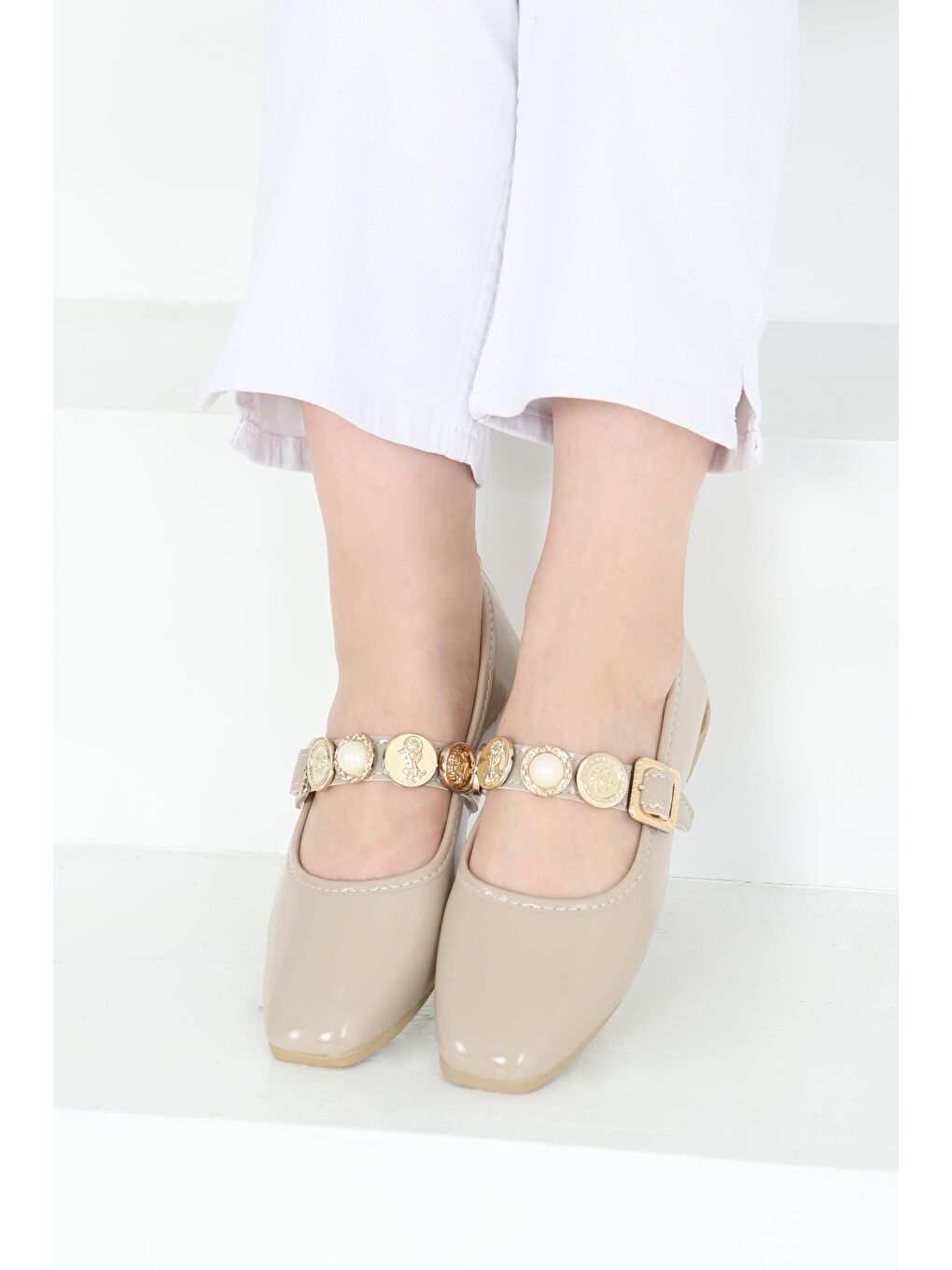 Bej Kadın Vizon Rugan İncili Babet Ayakkabı - 27288-1