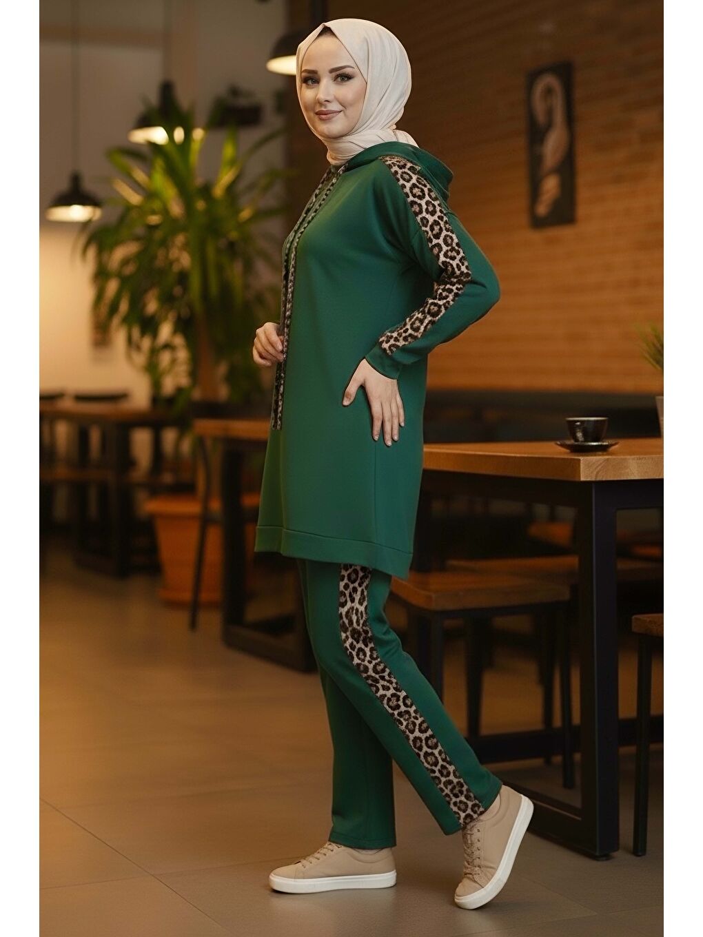 Yeşil Leopar Şerit Detaylı İki İplik İkili Takım Zümrüt - 2051-ZUMRUT