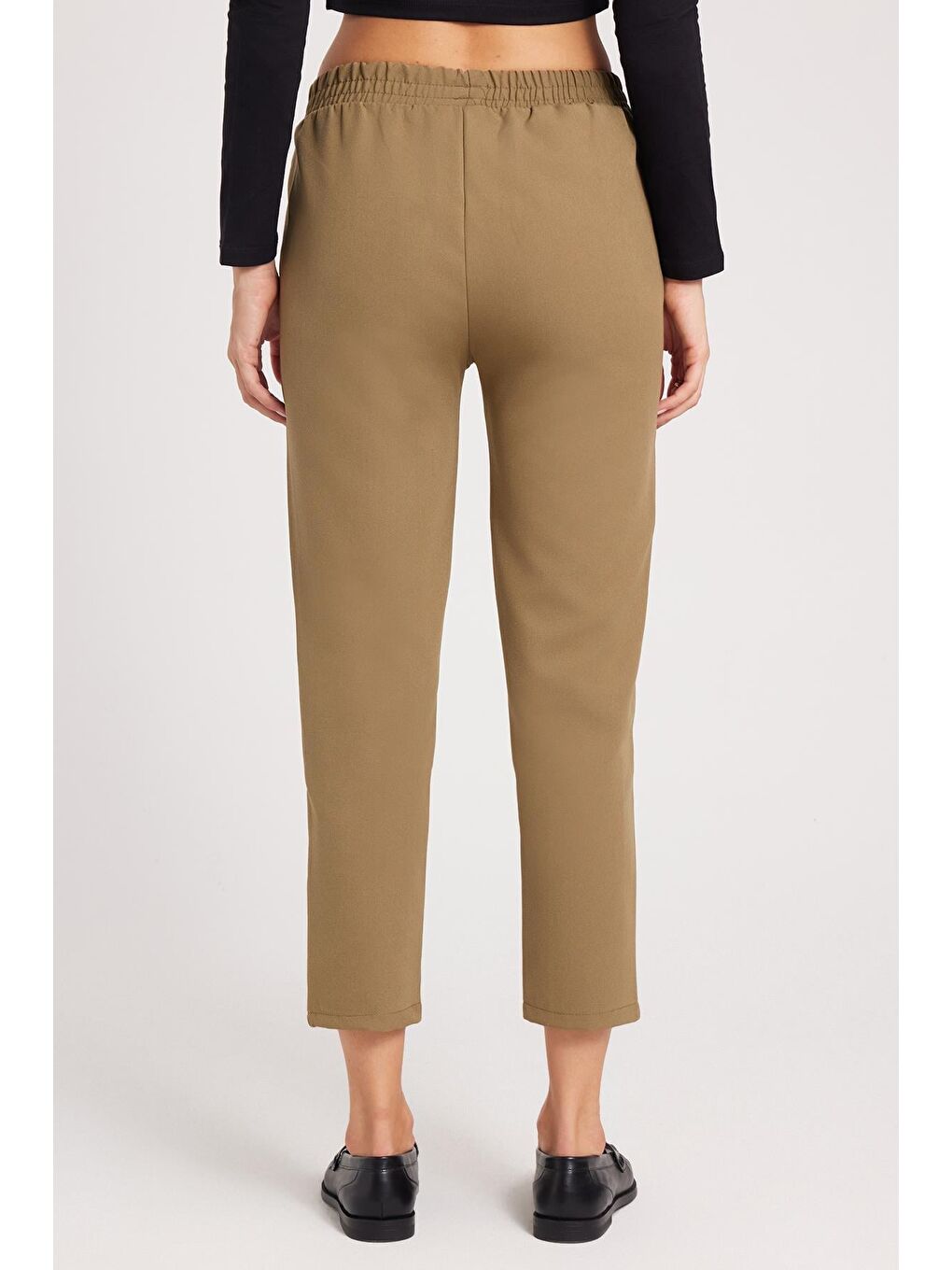 Kadın Relax Fit Rahat Kesim Yüksel Bel Dar Paça Beli Lastikli Bağcıklı Haki Pantolon-6