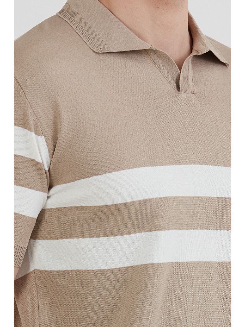 Bej Polo Yaka Çizgili Triko Tişört-4