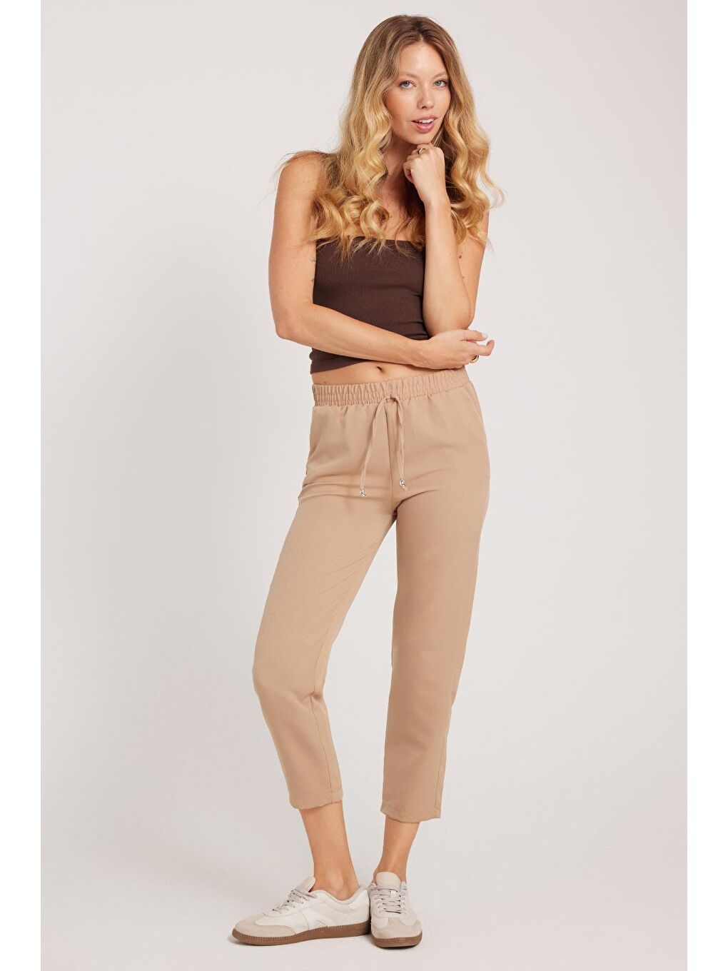 Kadın Relax Fit Rahat Kesim Yüksel Bel Dar Paça Beli Lastikli Bağcıklı Bej Pantolon-3