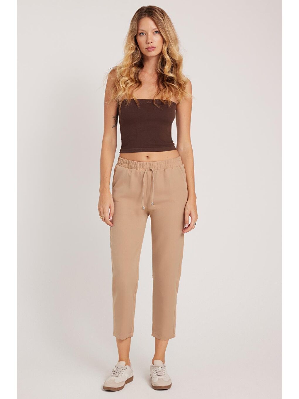 Kadın Relax Fit Rahat Kesim Yüksel Bel Dar Paça Beli Lastikli Bağcıklı Bej Pantolon-4