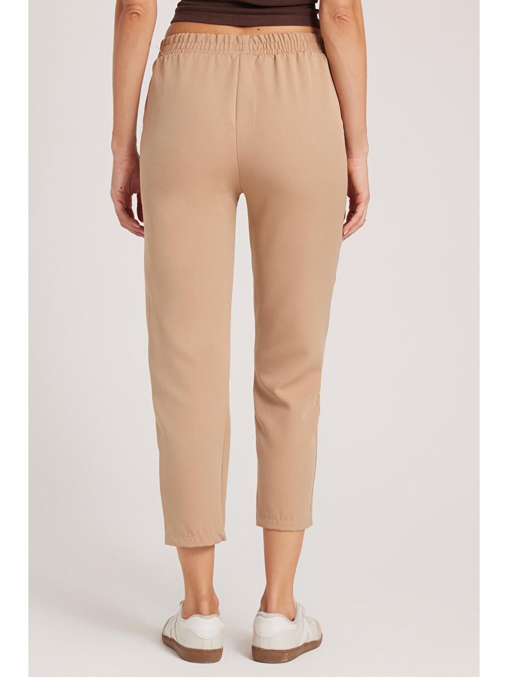 Kadın Relax Fit Rahat Kesim Yüksel Bel Dar Paça Beli Lastikli Bağcıklı Bej Pantolon-6