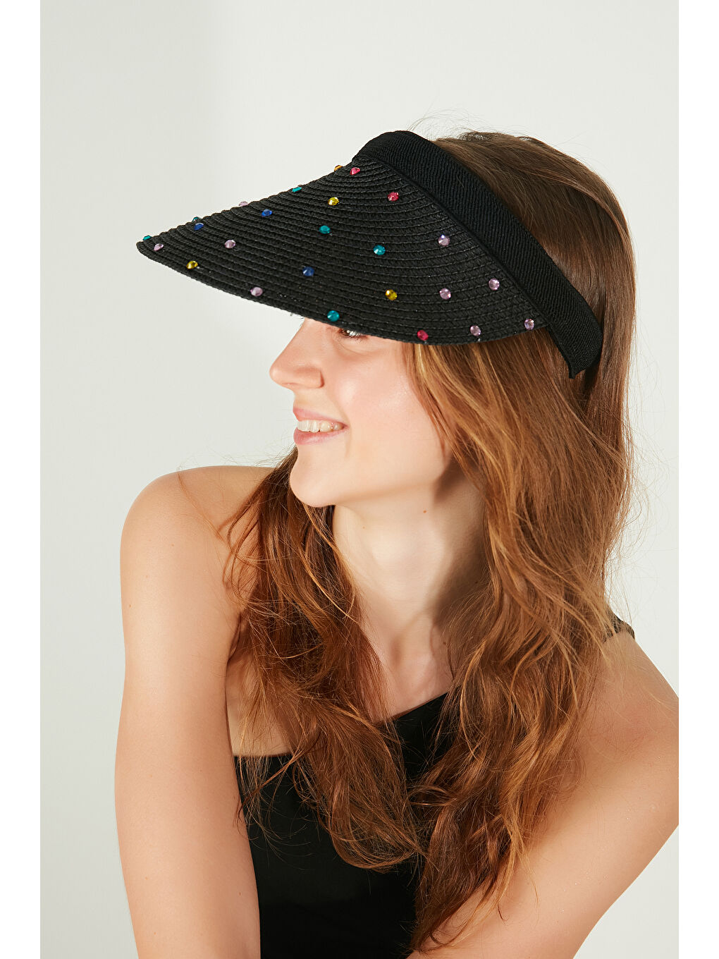 Siyah Renkli Taş Çakım Detaylı Hasır Vizör Şapka HSR2090-2