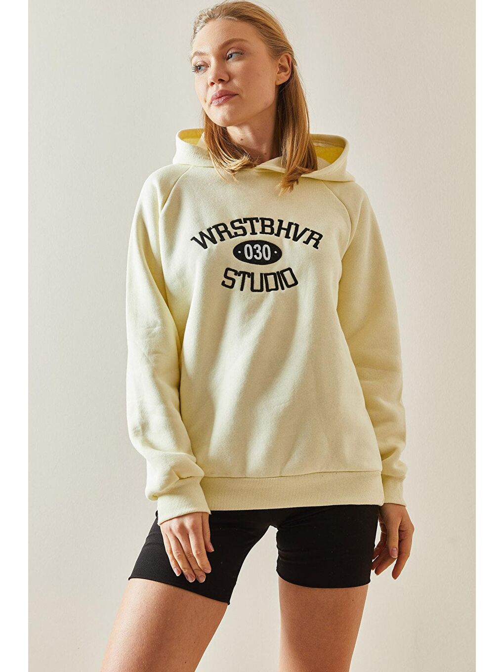 Bej Yazı Detaylı Şardonlu Kapüşonlü Sweatshirt 4KXK8-47601-25