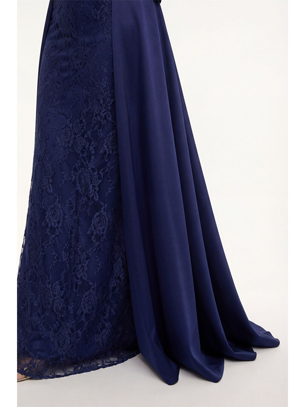 Kadın Lacivert Straplez Yaka Dantel Detay Uzun Abiye Elbise-3