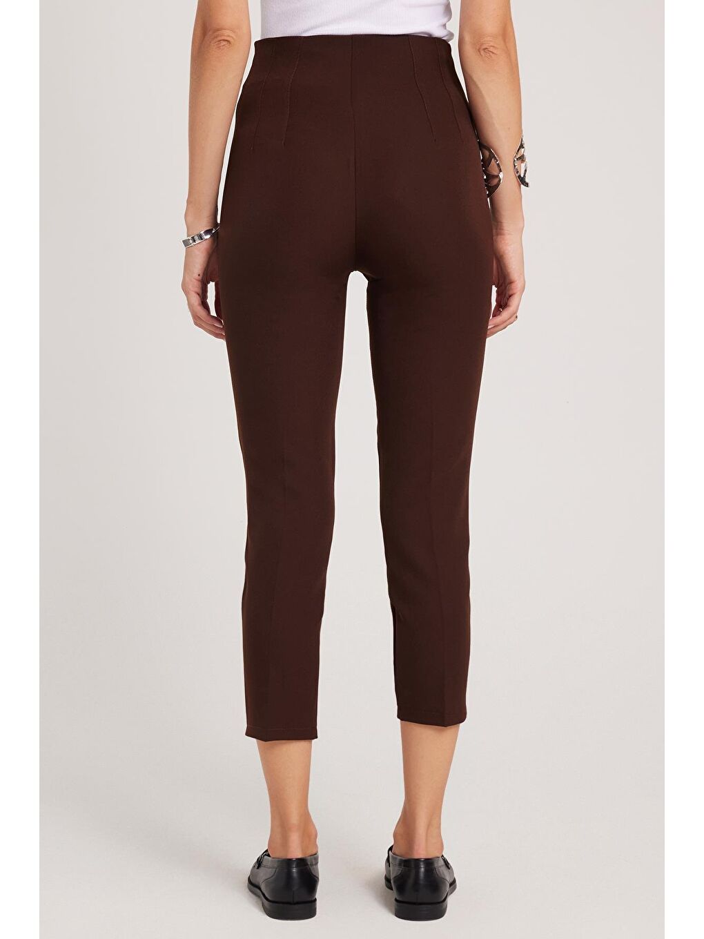 Kadın Relax Fit Rahat Kesim Yüksel Bel Dar Paça Kahverengi Pantolon-6