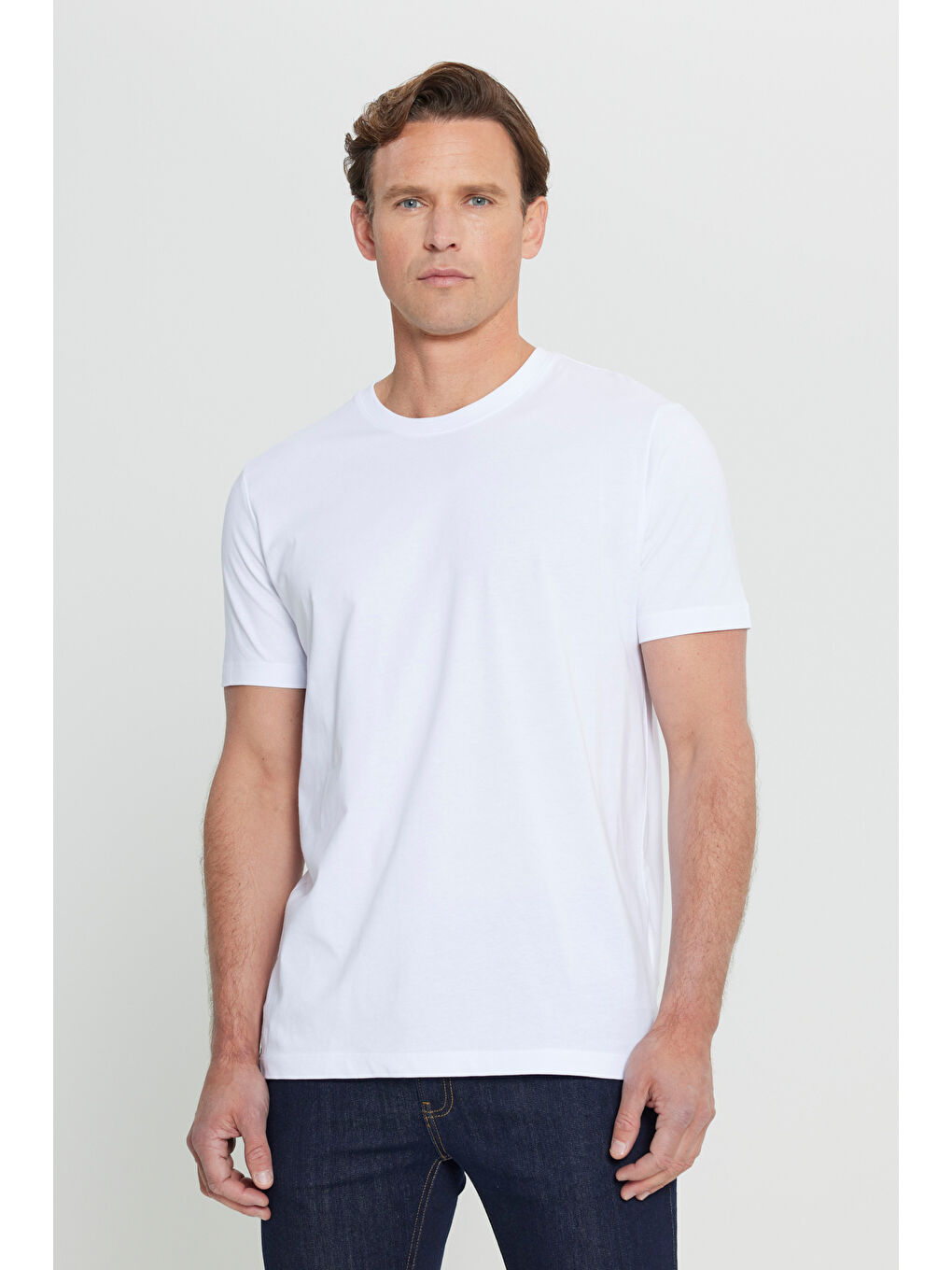 Erkek Beyaz Slim Fit Dar Kesim %100 Pamuk Bisiklet Yaka Kısa Kollu Tişört-1