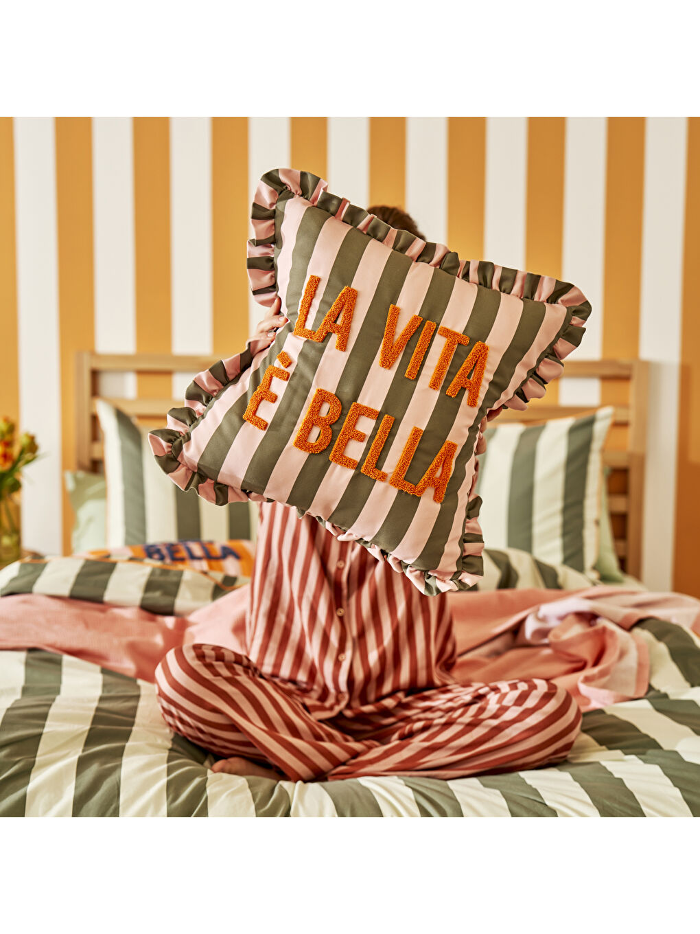 %100 Pamuk Line Punchlı Fırfırlı Kırlent Kılıfı Yeşil (43x43 cm)-4