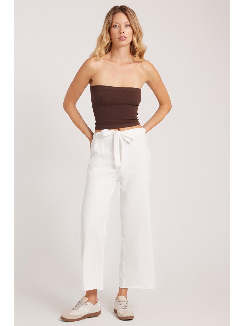 Kadın Relax Fit Rahat Kesim Lastikli Kuşak Bağlamalı Geniş Paça Beyaz Pantolon-1