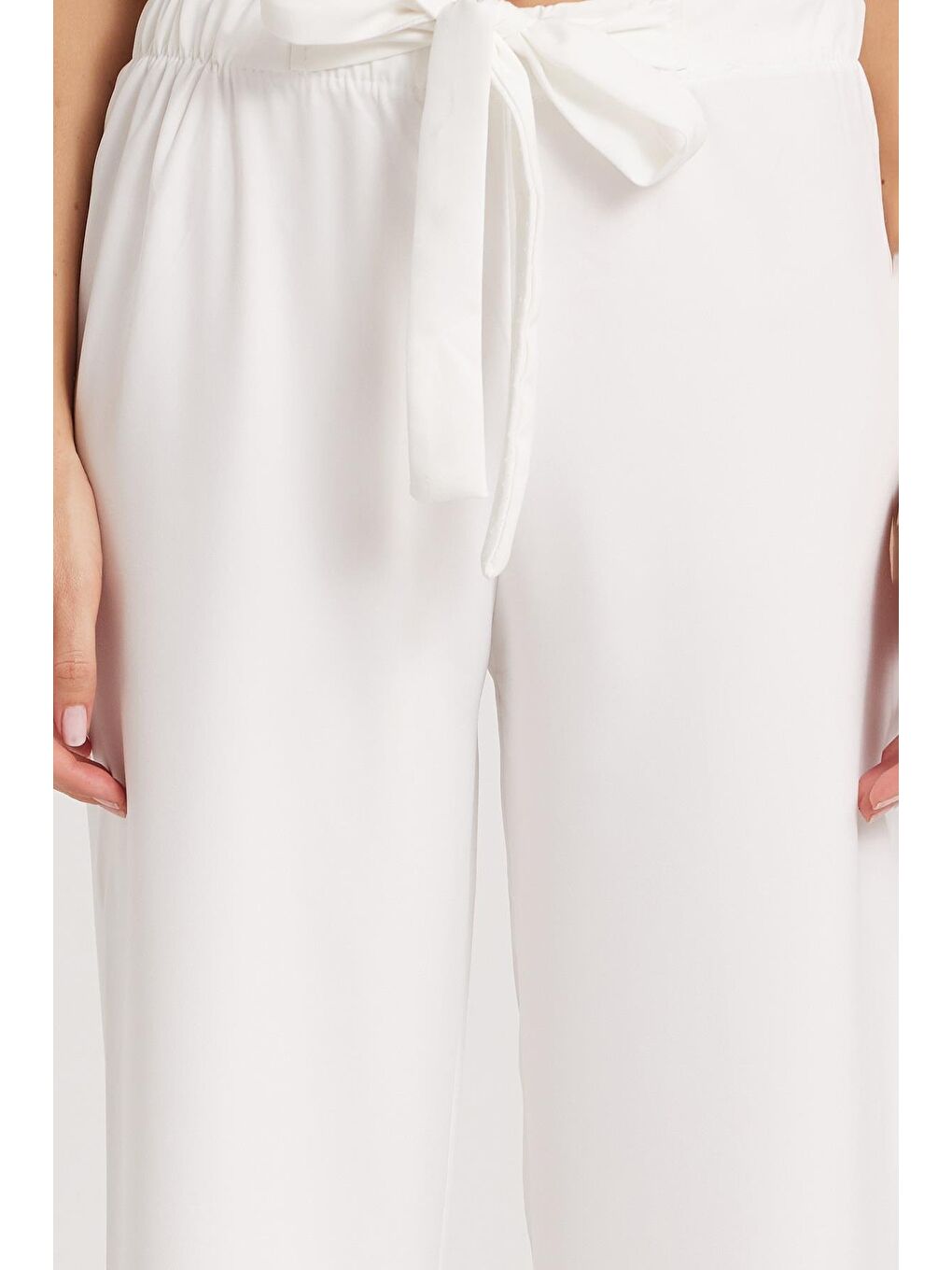 Kadın Relax Fit Rahat Kesim Lastikli Kuşak Bağlamalı Geniş Paça Beyaz Pantolon-2