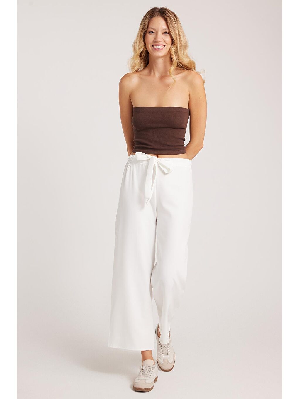 Kadın Relax Fit Rahat Kesim Lastikli Kuşak Bağlamalı Geniş Paça Beyaz Pantolon-3