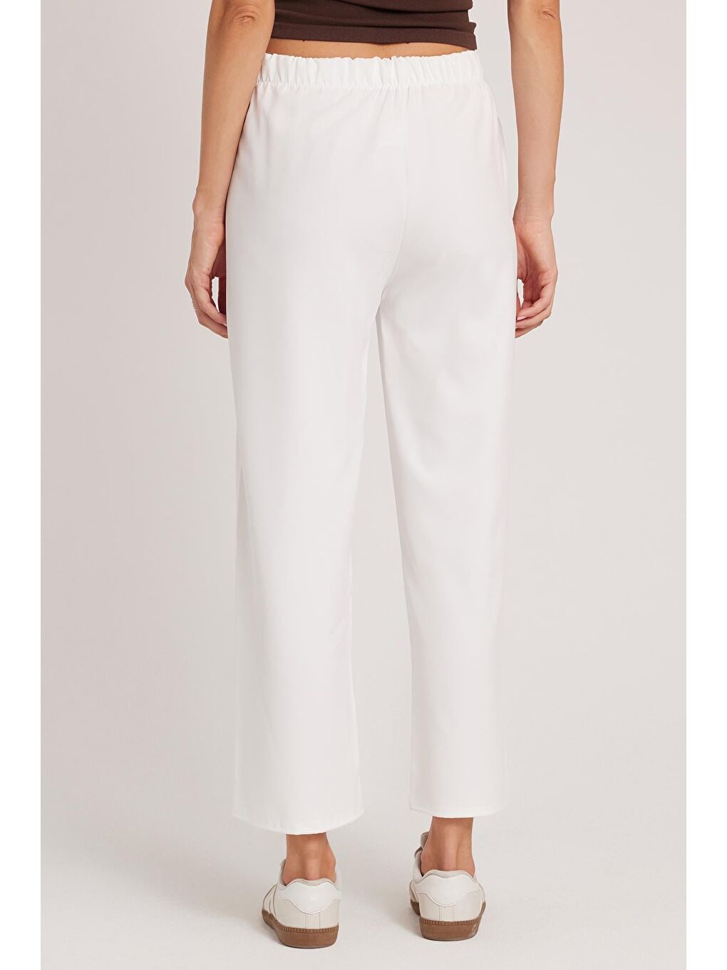 Kadın Relax Fit Rahat Kesim Lastikli Kuşak Bağlamalı Geniş Paça Beyaz Pantolon-6