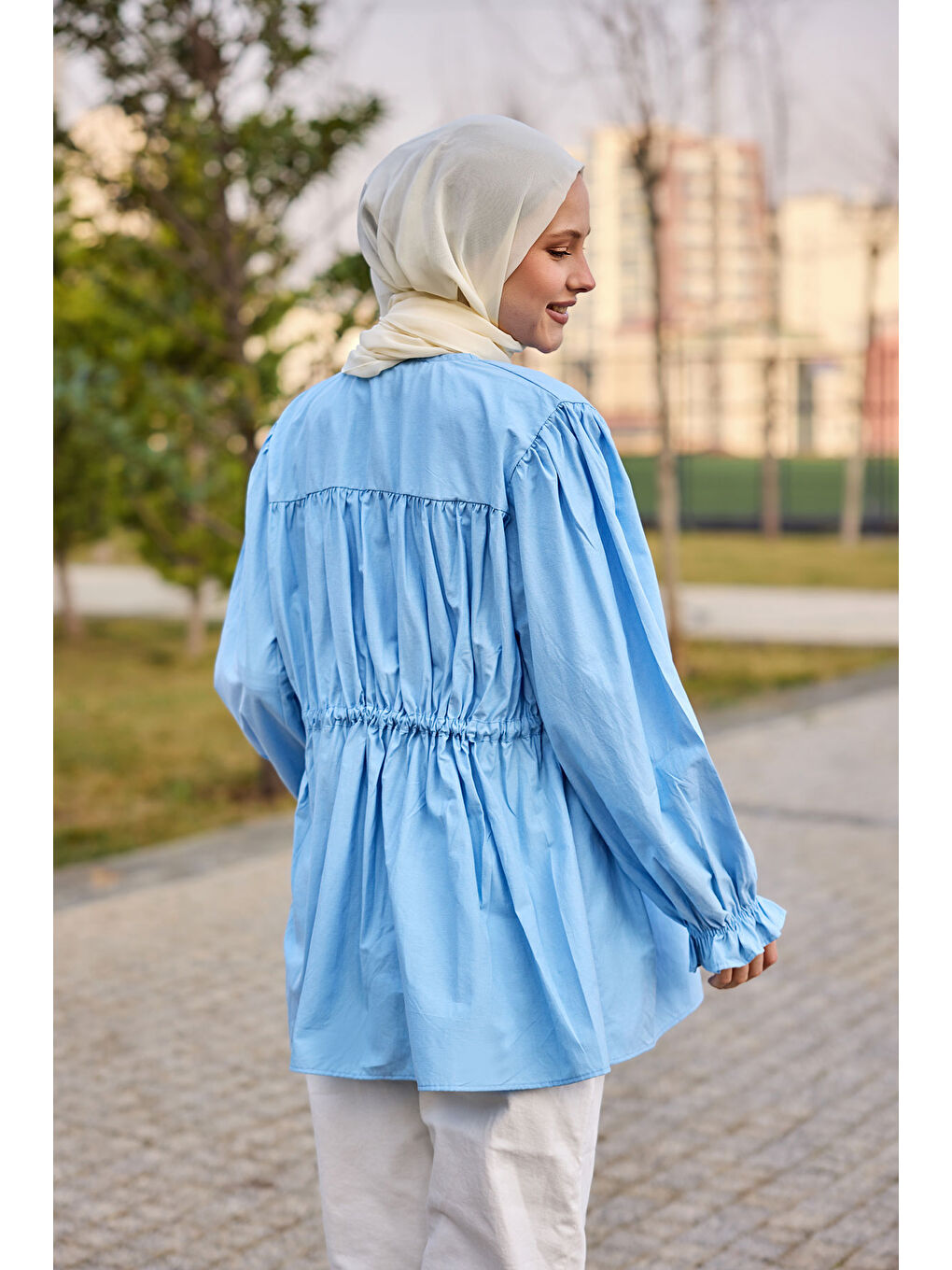 Kadın Robadan Büzgü Detaylı Balon Kol Gömlek Mavi-2