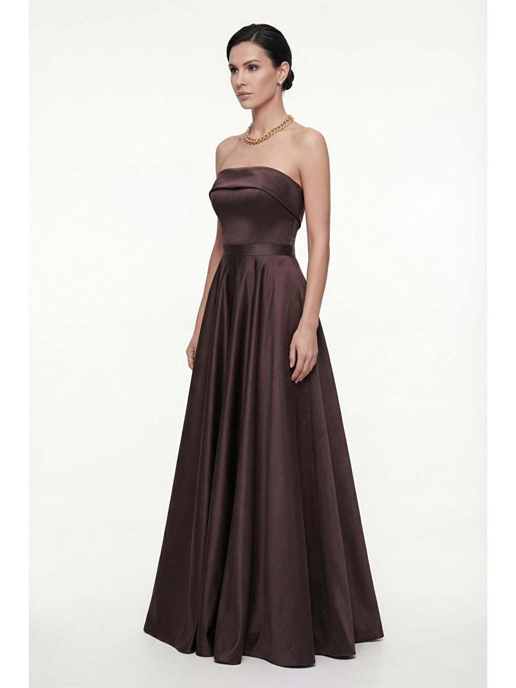 Kadın Kahverengi Dar Kalıp Straplez Saten Kloş Abiye Elbise-1