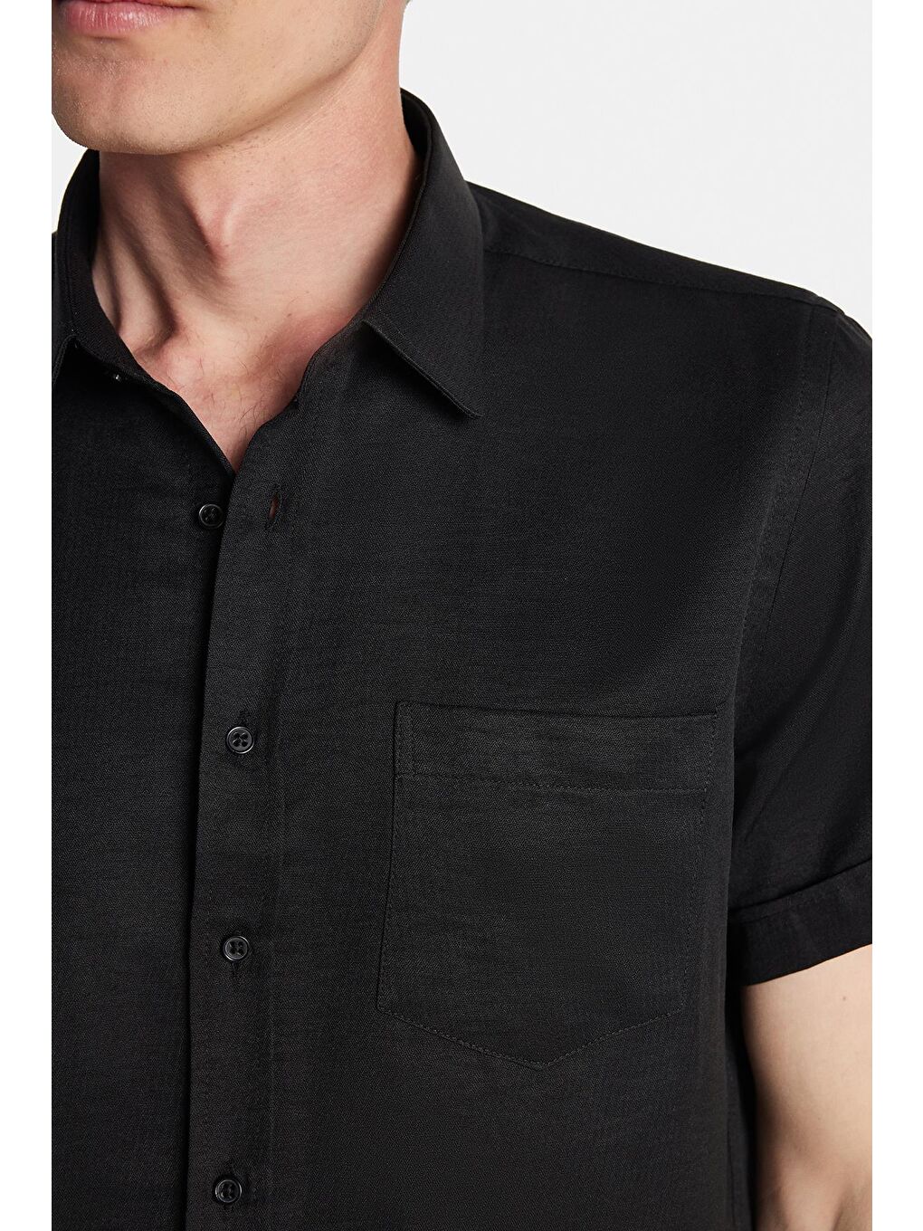 Erkek Regular Fit Klasik Kesim Kısa Kollu Pamuklu Tek Cepli Armürlü Siyah Gömlek-2