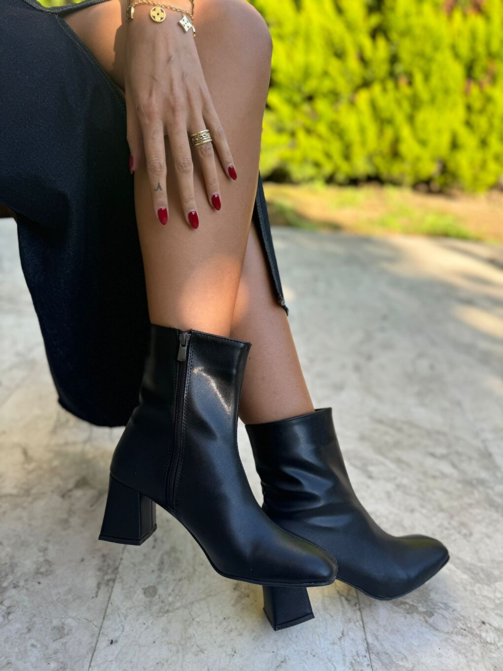 Siyah Kadın Yandan Fermuarlı Bot Topuk Boyu (7 Cm)-1